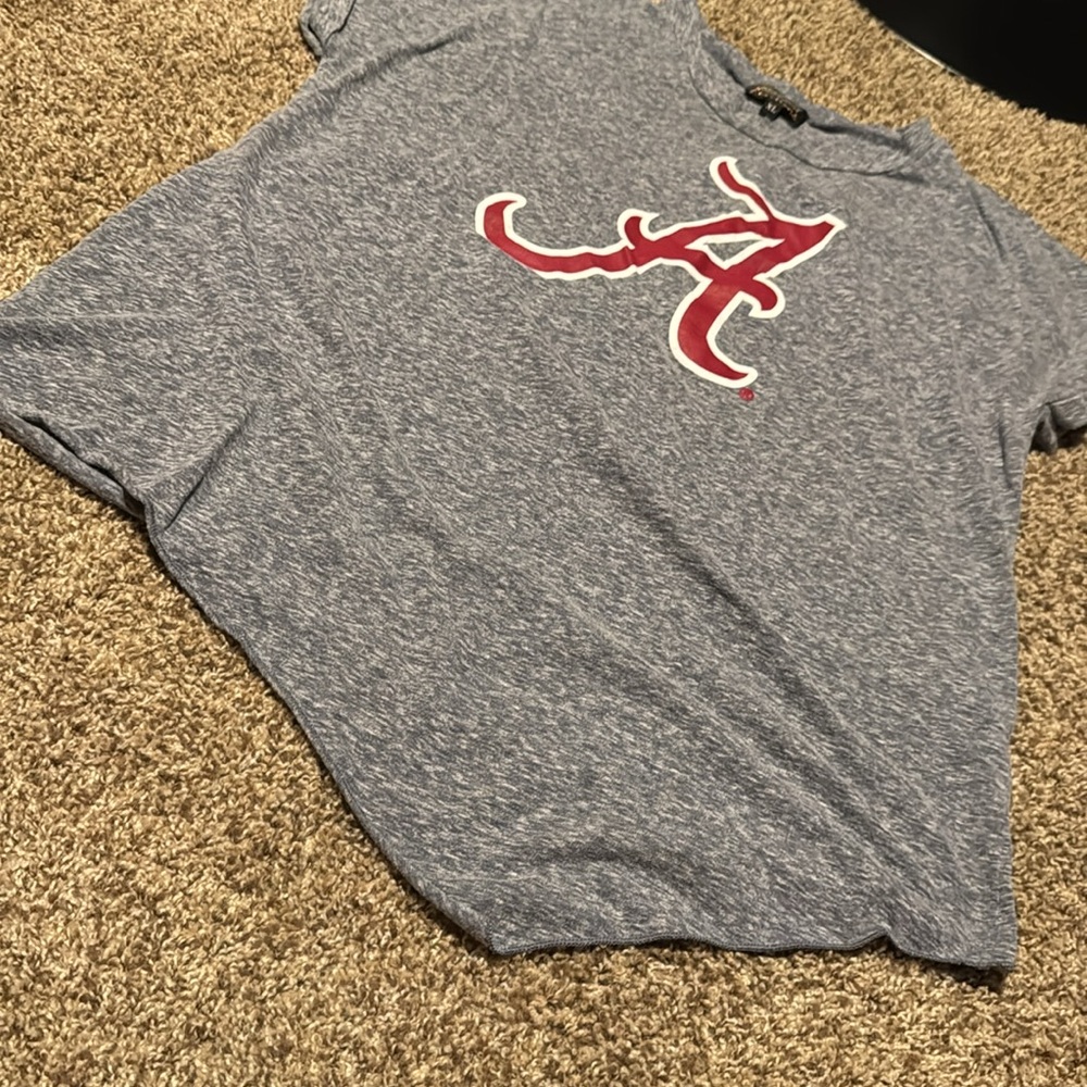 Alabama Crimson Tide blue heathered asymmetrical hem logo t-shirt (XL) - EUC! - Picture 3 of 13